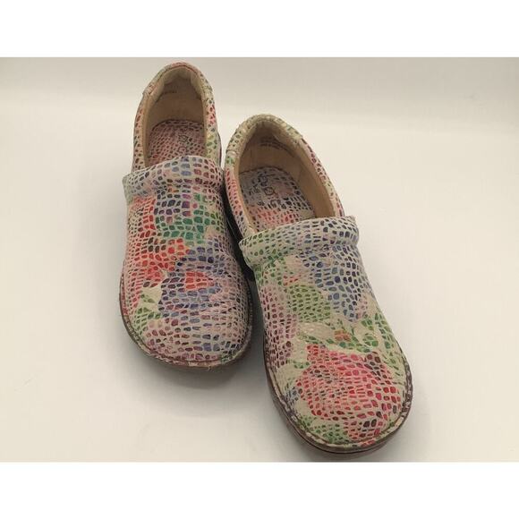 BOC Clogs Size 9.5 Multicolor Leather EUC - Picture 2 of 6